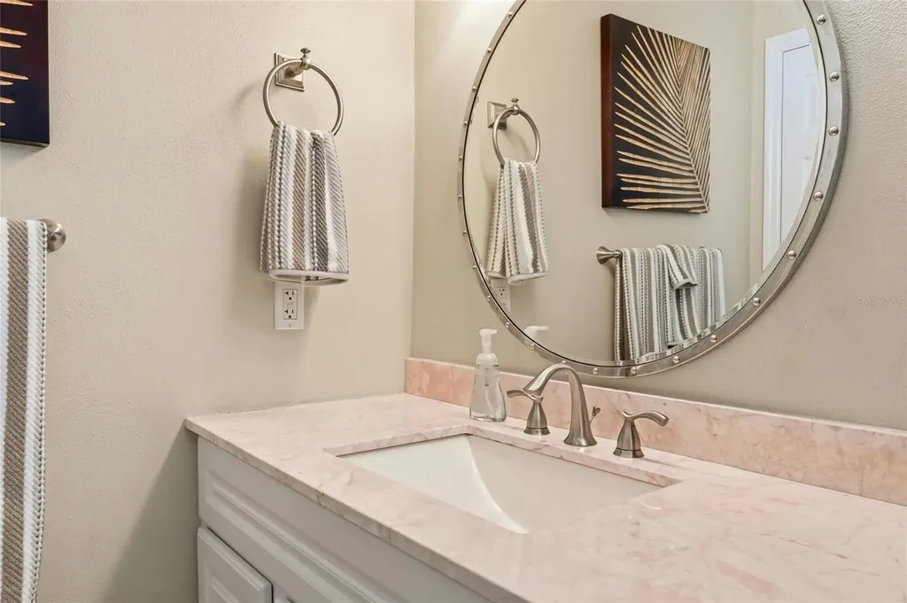 3985 Overlook Bend Sarasota FL 34232