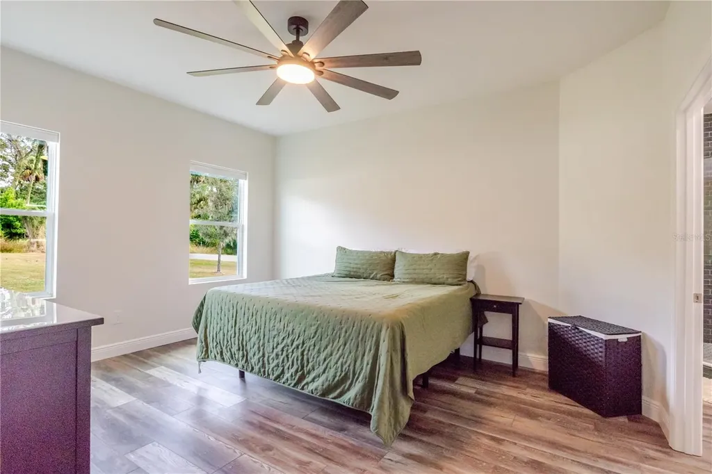 807 Garden Oaks Square Seffner FL 33584