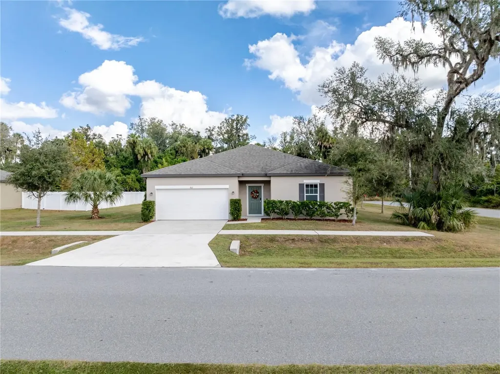 807 Garden Oaks Square Seffner FL 33584