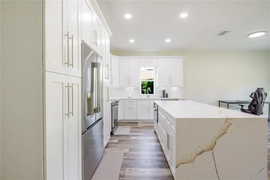 807 Garden Oaks Square Seffner FL 33584