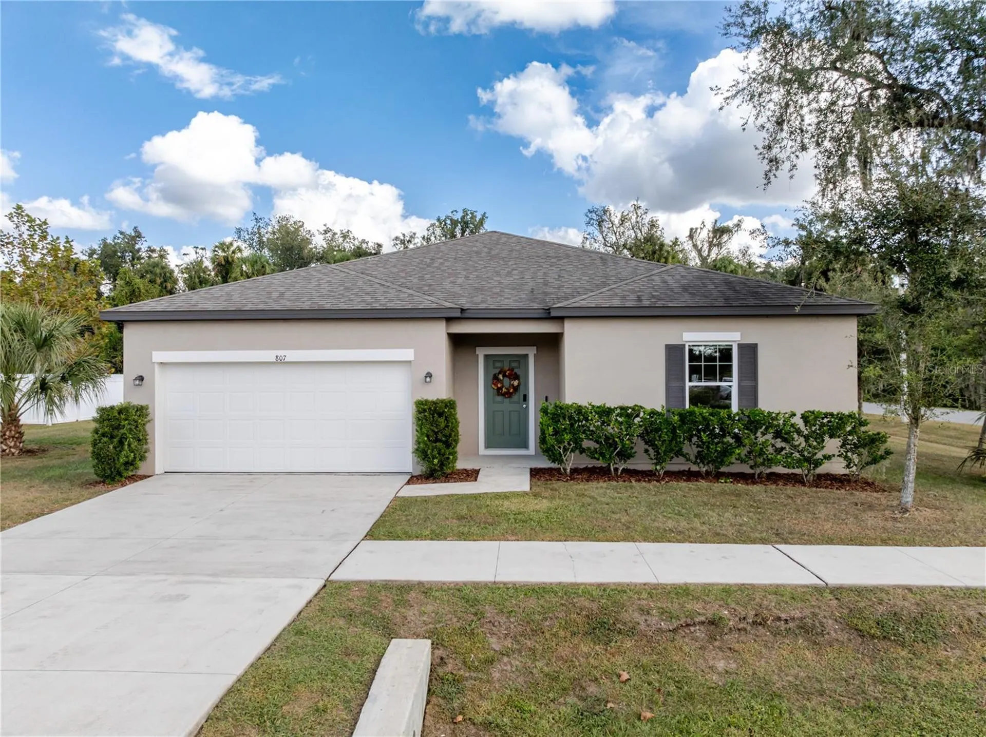 807 Garden Oaks Square Seffner FL 33584