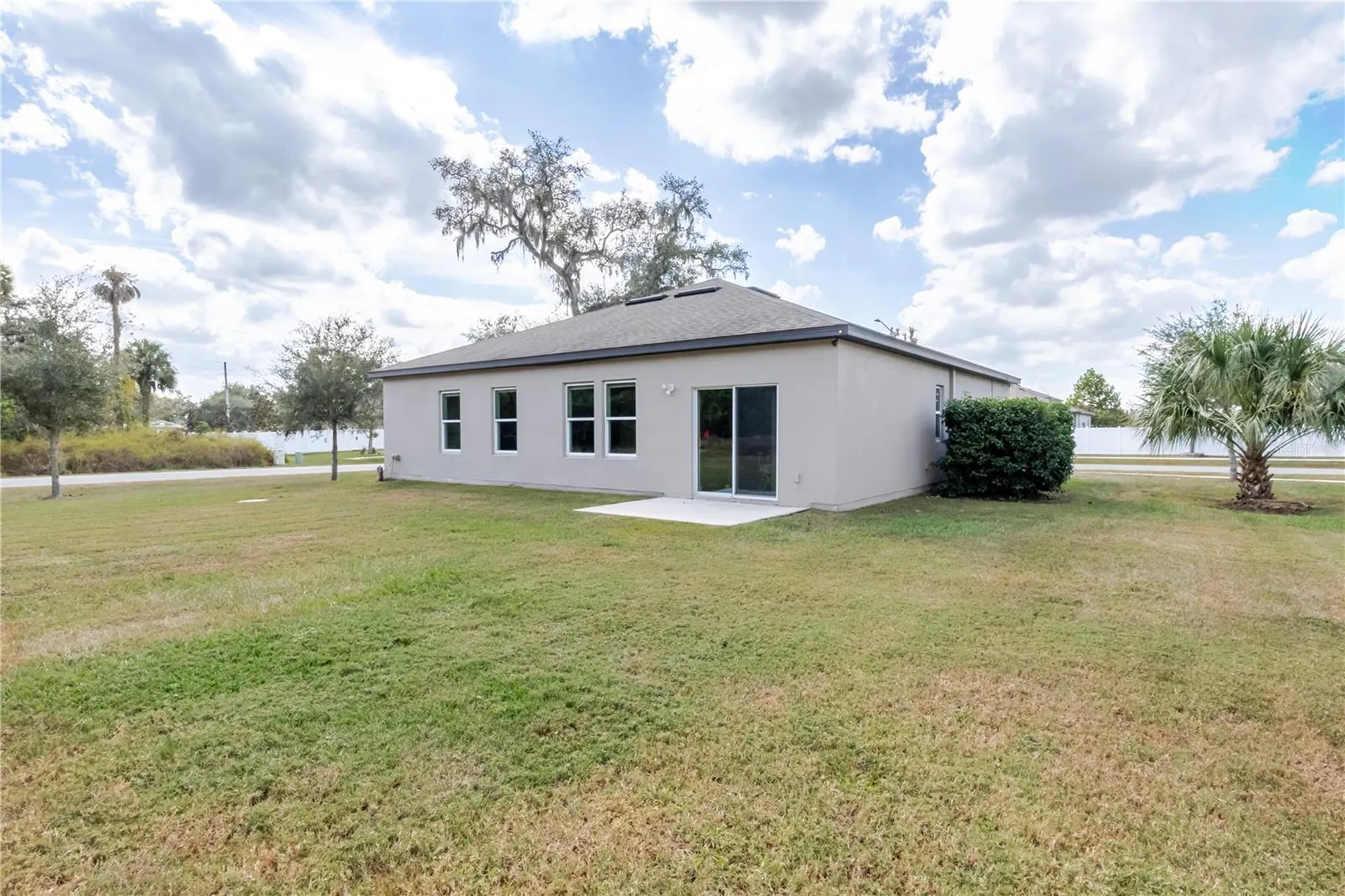 807 Garden Oaks Square Seffner FL 33584