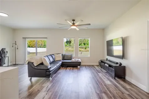 807 Garden Oaks Square Seffner FL 33584