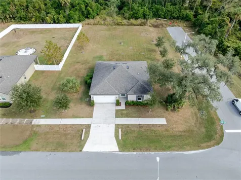 807 Garden Oaks Square Seffner FL 33584