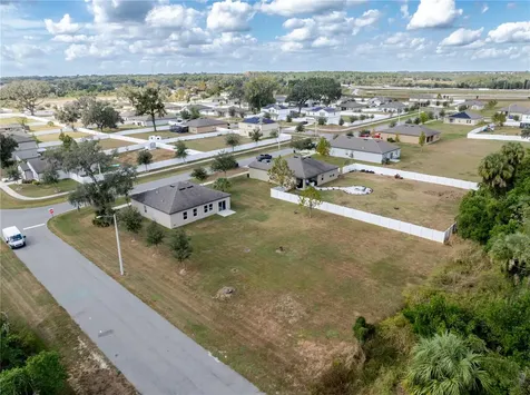 807 Garden Oaks Square Seffner FL 33584