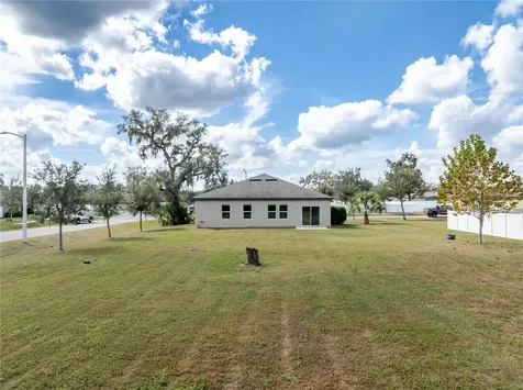 807 Garden Oaks Square Seffner FL 33584