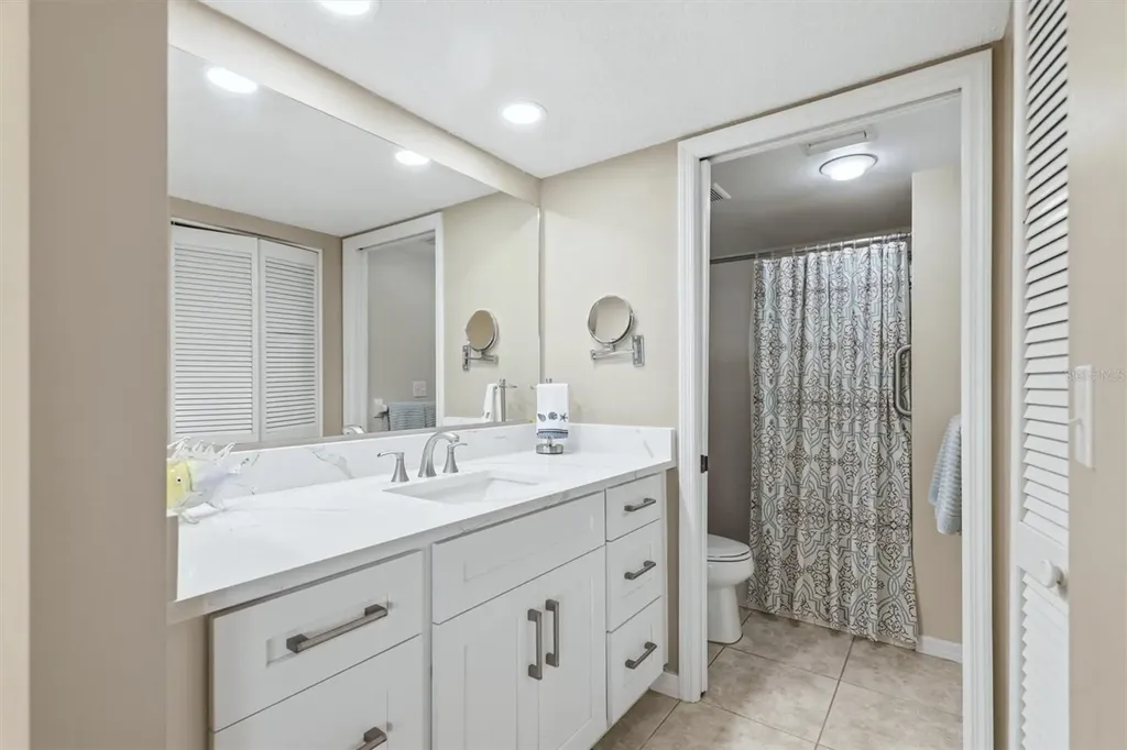 9320 Clubside Circle Sarasota FL 34238
