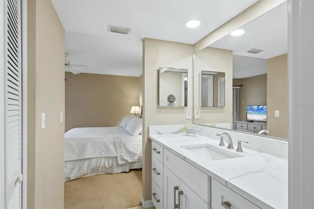 9320 Clubside Circle Sarasota FL 34238