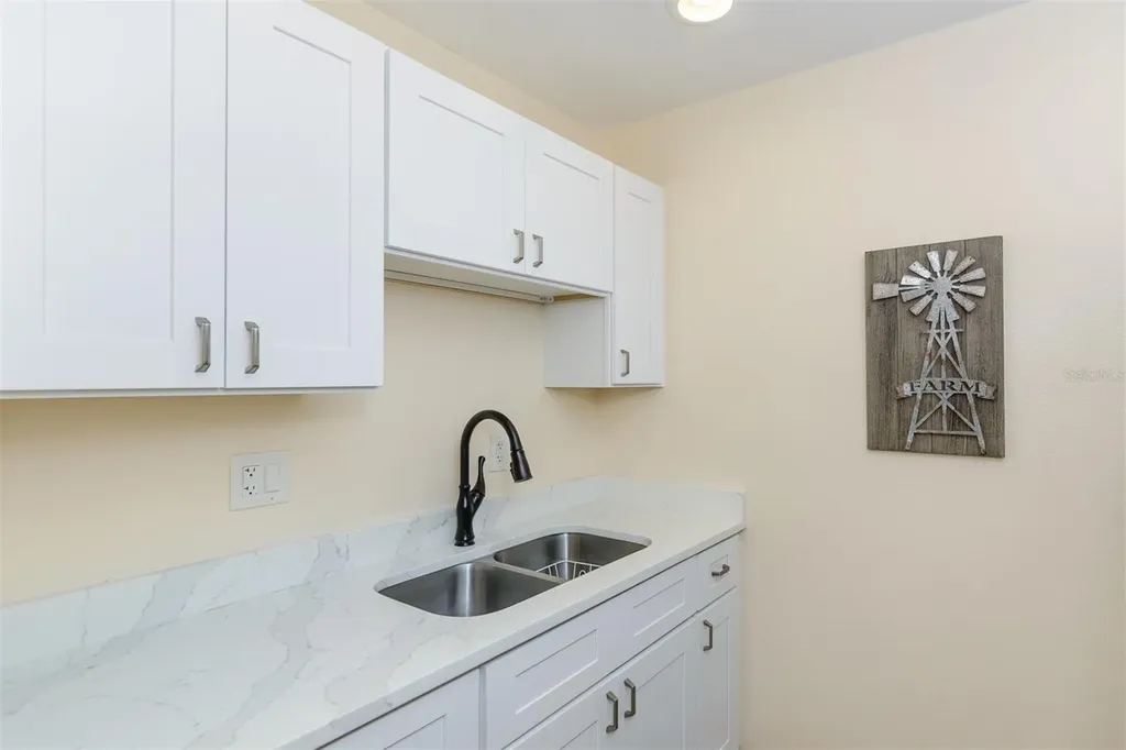 2444 Enterprise Road Clearwater FL 33763