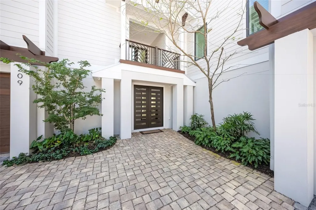 209 Willow Avenue Anna Maria FL 34216