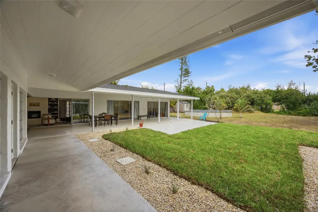 615 Fontana Lane Bradenton FL 34209