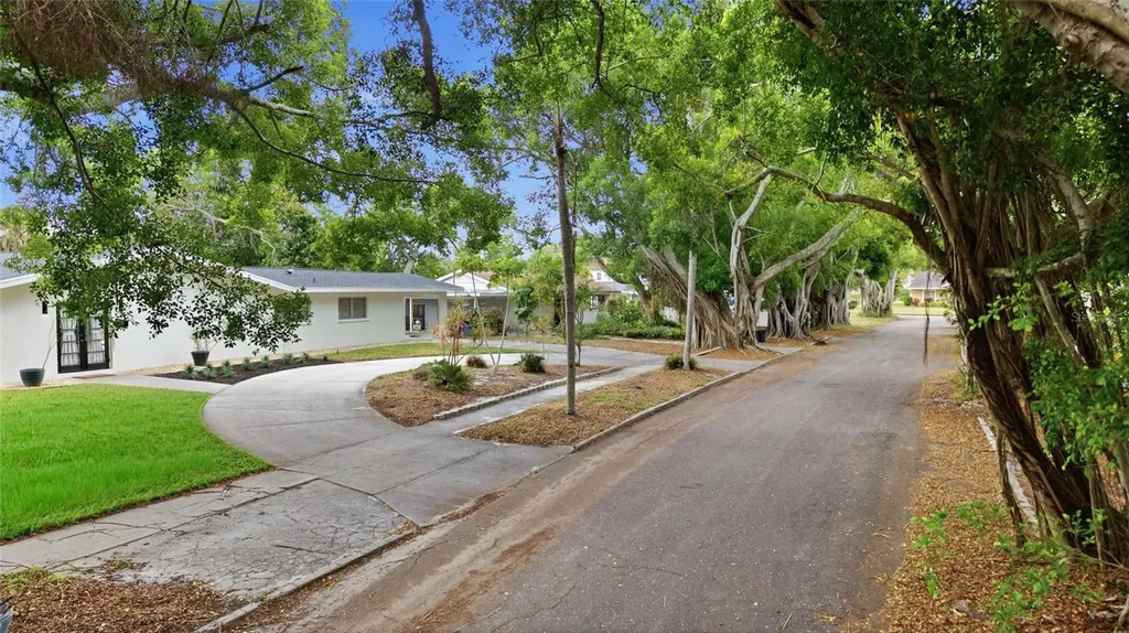 615 Fontana Lane Bradenton FL 34209