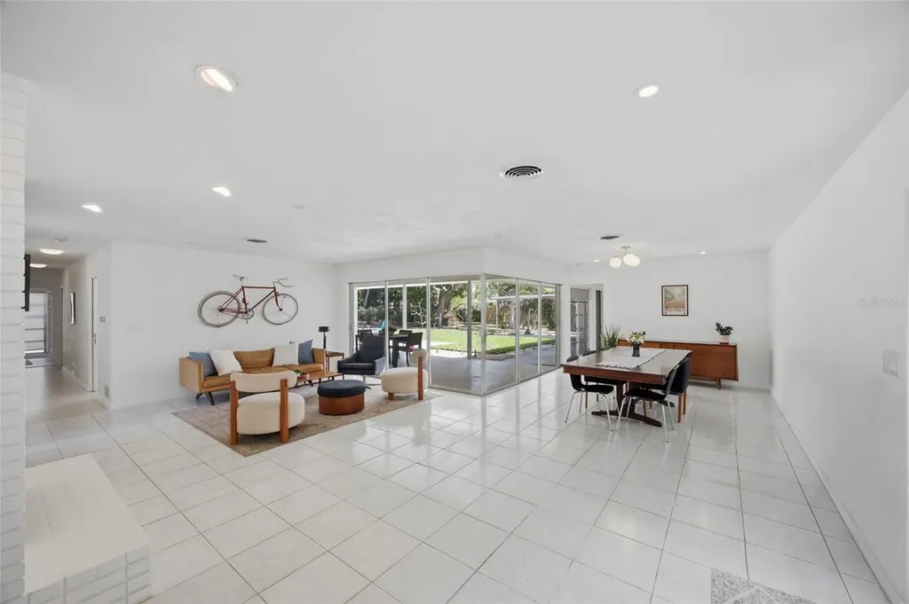 615 Fontana Lane Bradenton FL 34209