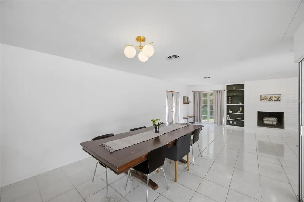 615 Fontana Lane Bradenton FL 34209
