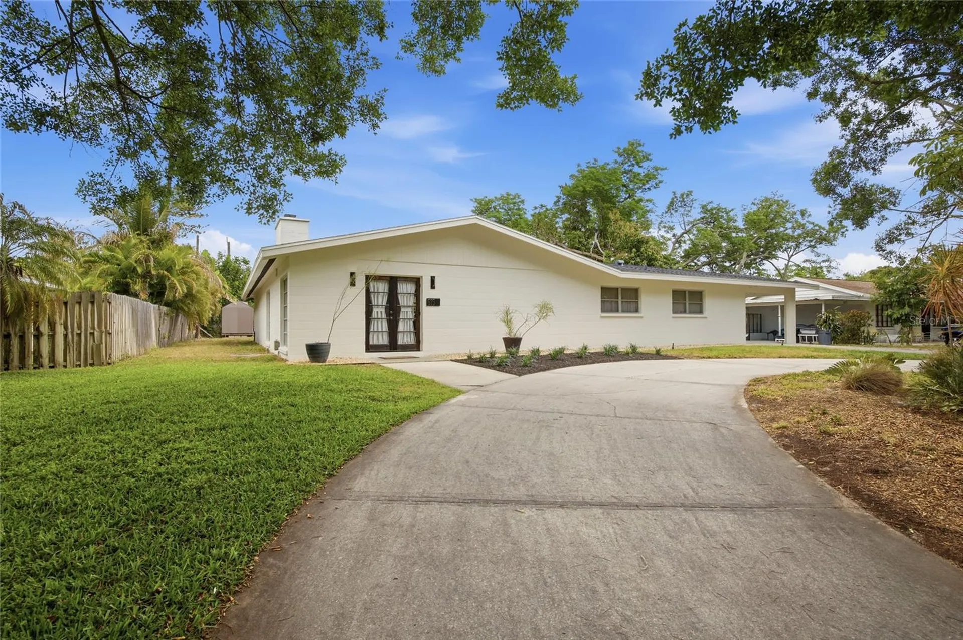 615 Fontana Lane Bradenton FL 34209