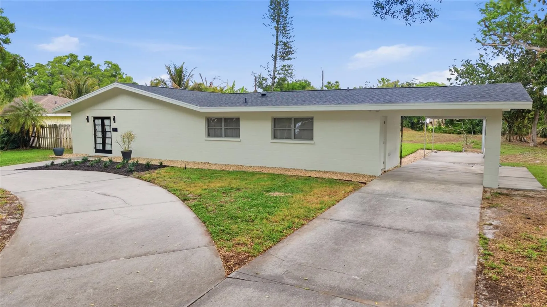 615 Fontana Lane Bradenton FL 34209
