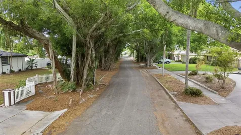 615 Fontana Lane Bradenton FL 34209