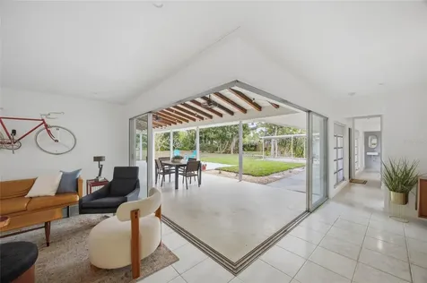 615 Fontana Lane Bradenton FL 34209