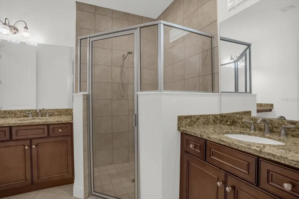 699 S Dixie Drive Howey In The Hills FL 34737