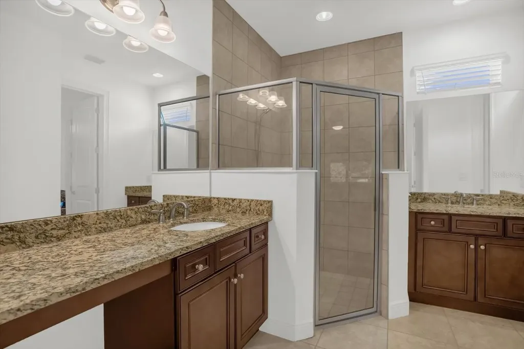 699 S Dixie Drive Howey In The Hills FL 34737