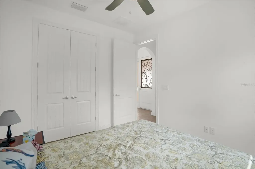 699 S Dixie Drive Howey In The Hills FL 34737