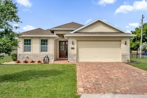 699 S Dixie Drive Howey In The Hills FL 34737