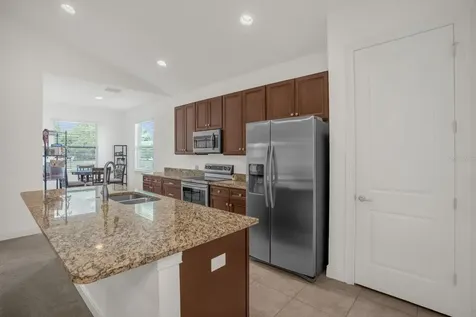 699 S Dixie Drive Howey In The Hills FL 34737