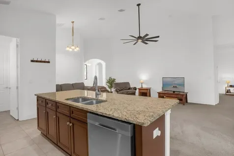 699 S Dixie Drive Howey In The Hills FL 34737