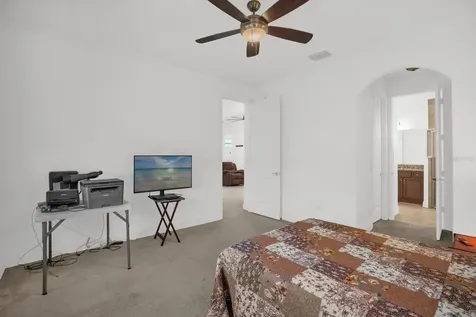 699 S Dixie Drive Howey In The Hills FL 34737