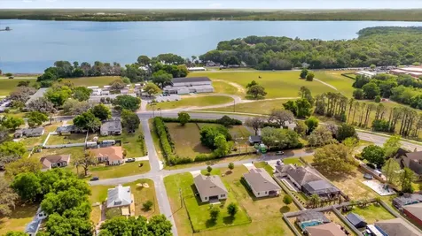 699 S Dixie Drive Howey In The Hills FL 34737