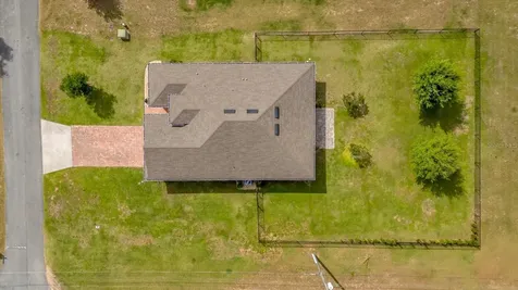 699 S Dixie Drive Howey In The Hills FL 34737