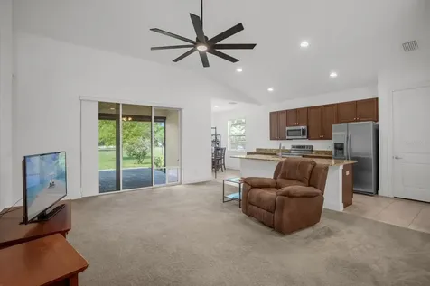 699 S Dixie Drive Howey In The Hills FL 34737