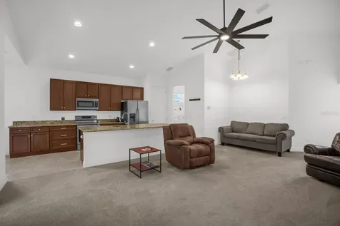 699 S Dixie Drive Howey In The Hills FL 34737