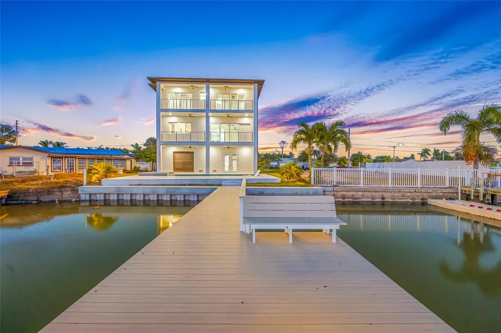 11460 7th Street E Treasure Island FL 33706