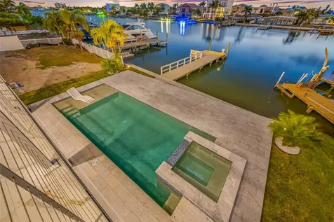 11460 7th Street E Treasure Island FL 33706