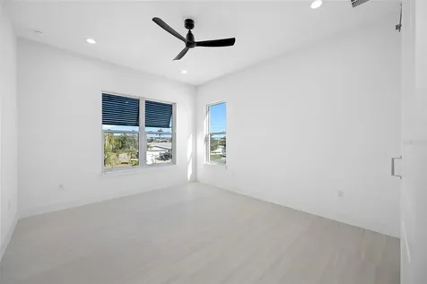 11460 7th Street E Treasure Island FL 33706