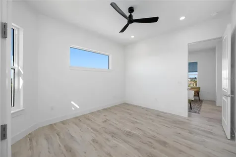 11460 7th Street E Treasure Island FL 33706