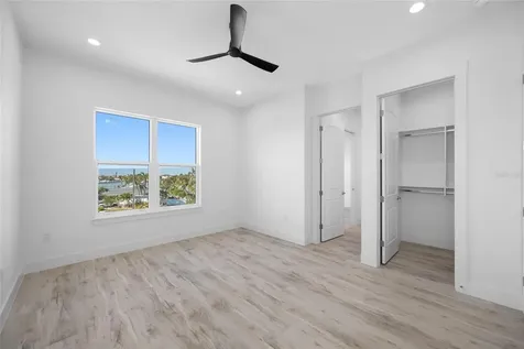 11460 7th Street E Treasure Island FL 33706