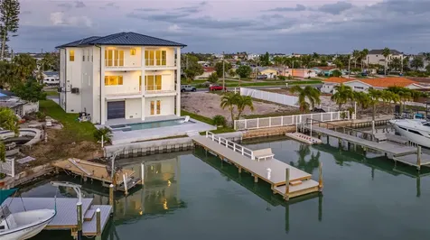 11460 7th Street E Treasure Island FL 33706