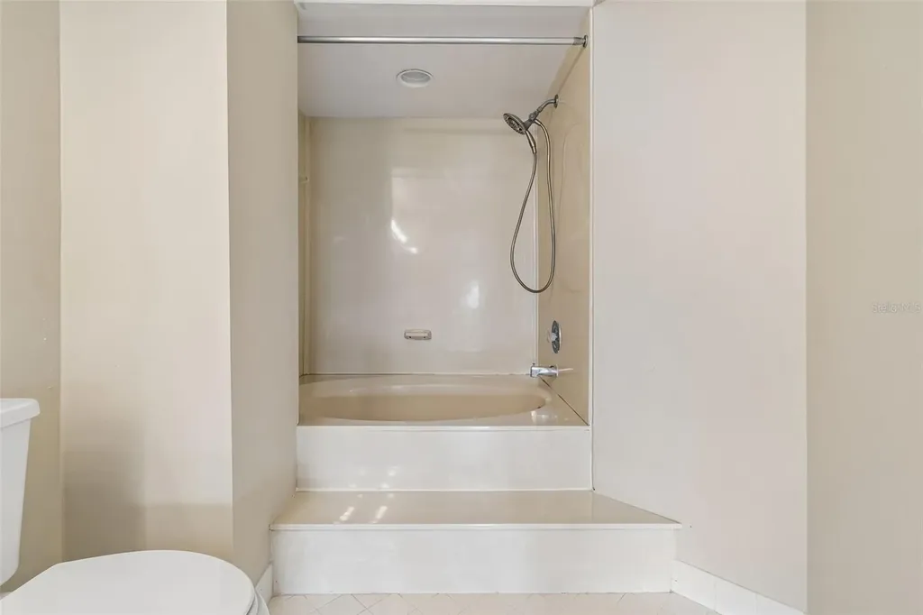 6000 Bahia Del Mar Circle St Petersburg FL 33715