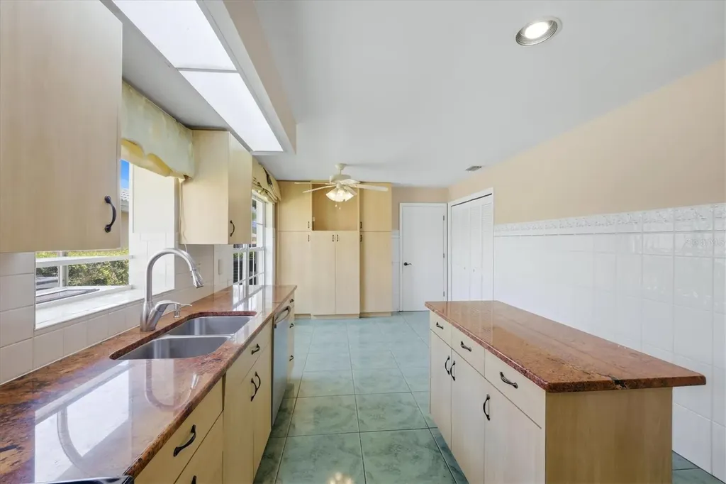 4738 Dundee Drive Bradenton FL 34210