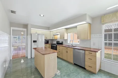 4738 Dundee Drive Bradenton FL 34210