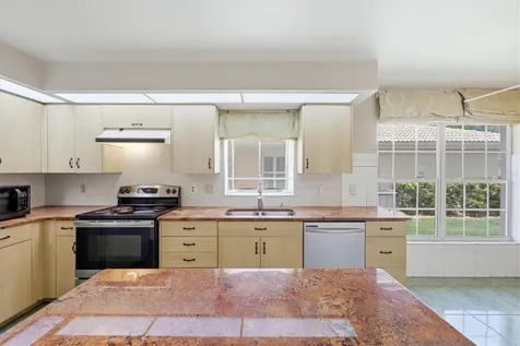 4738 Dundee Drive Bradenton FL 34210
