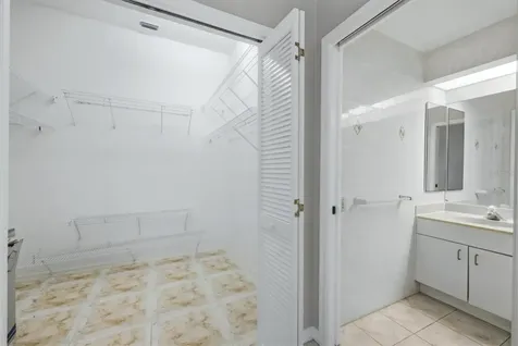 4738 Dundee Drive Bradenton FL 34210