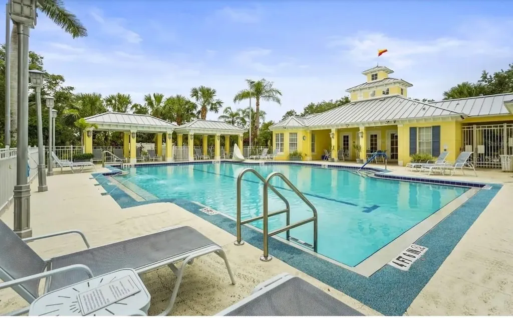 5687 Key Largo Court Bradenton FL 34203
