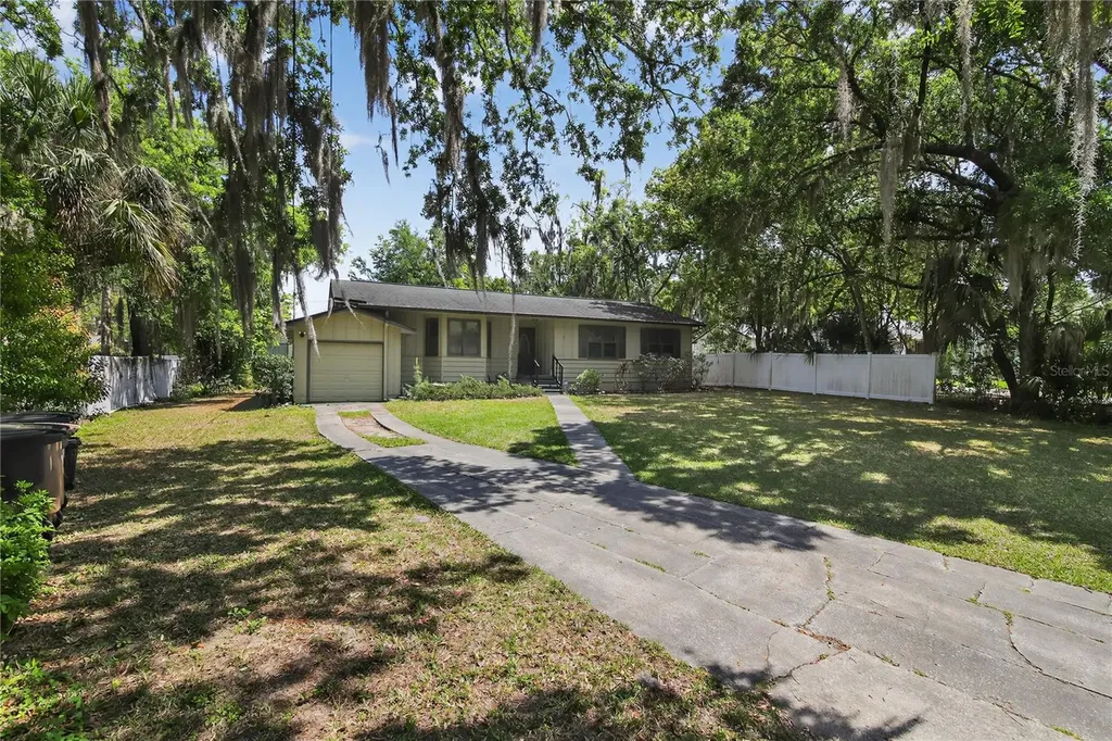 1803 SE 3rd Avenue Ocala FL 34471