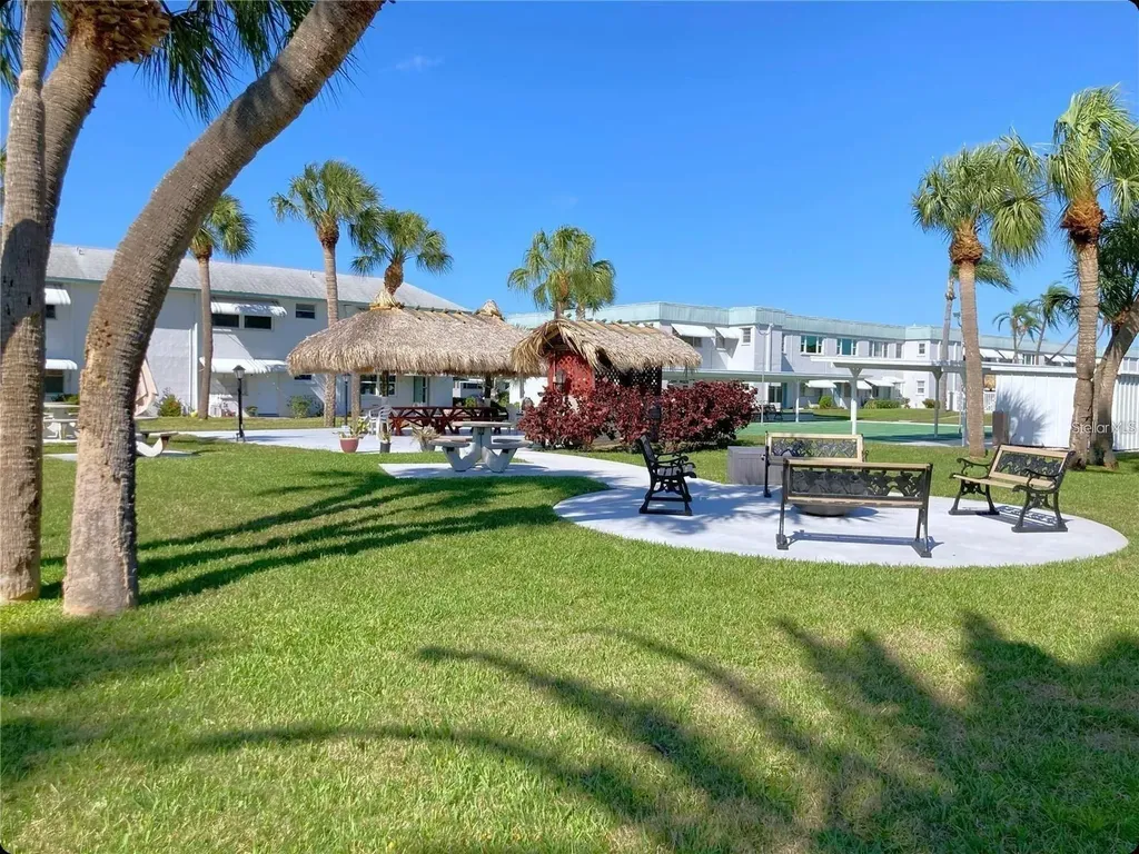 5257 81st Lane N St Petersburg FL 33709