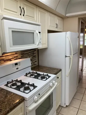 5257 81st Lane N St Petersburg FL 33709