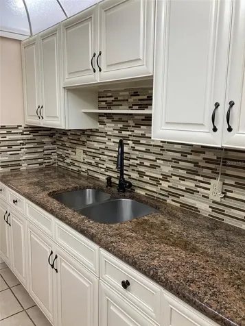 5257 81st Lane N St Petersburg FL 33709