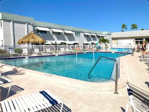 5257 81st Lane N St Petersburg FL 33709